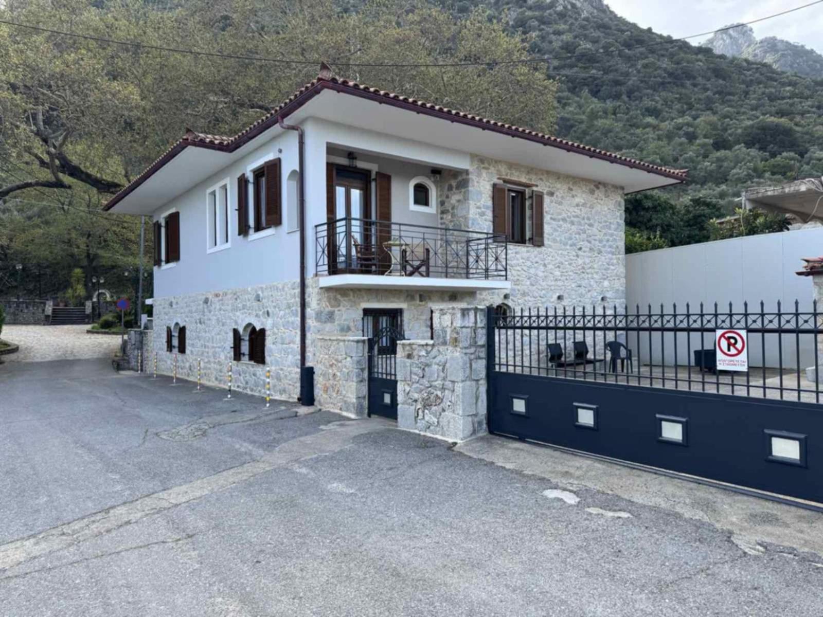 Villa Iris ミストラ エクステリア 写真